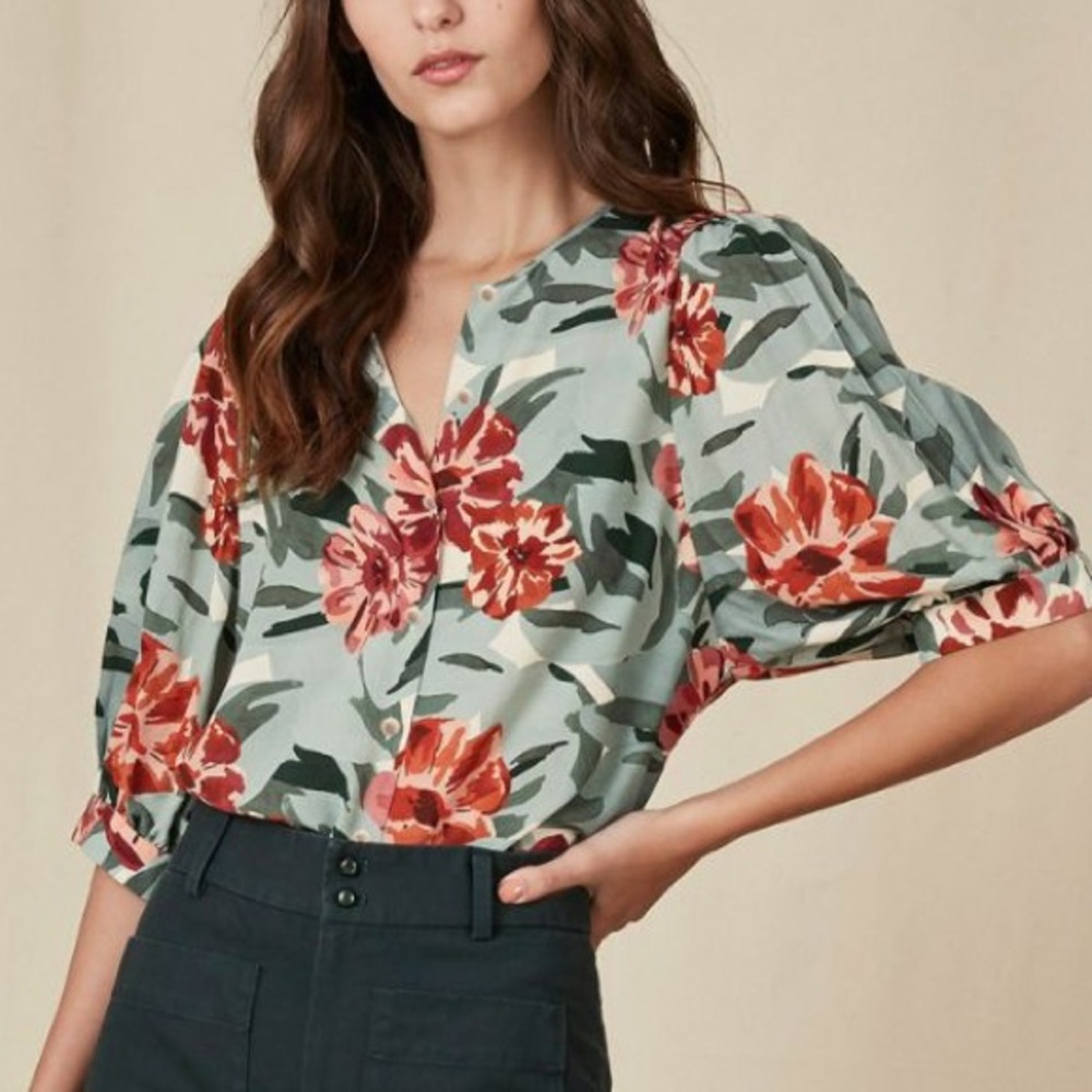Floral blouse - size M/L